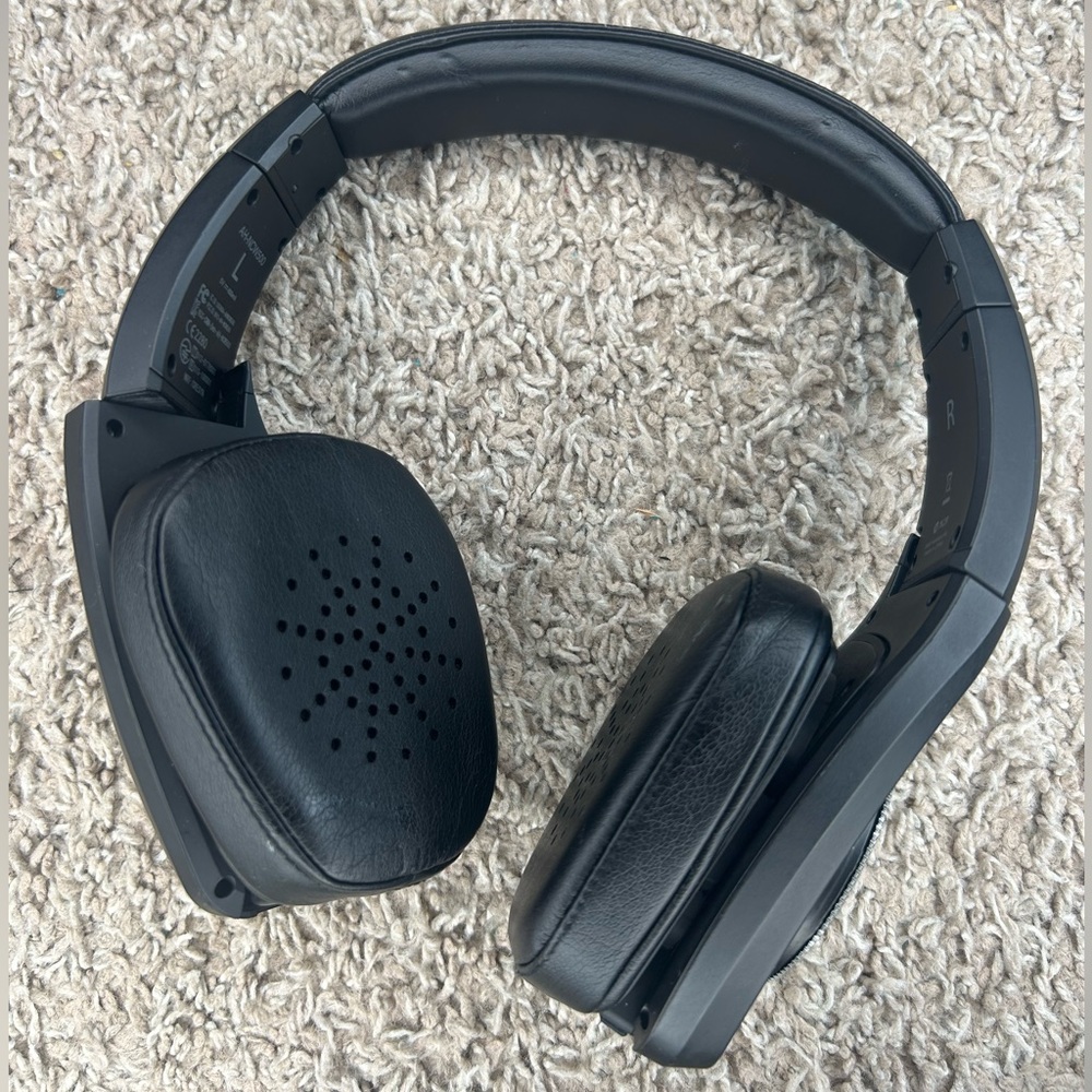 Denon Wireless Extendable Headphones (No charger included)